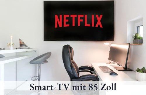 Bergerhausen Apartamento | Relax-Apartment Biberach - Relax Massagesessel - Smart-TV 85 Zoll - voll ausgestattete Küche - High-Speed Internet - Arbeitsplatz mit Curved Monitor