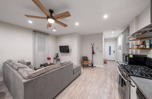 Prescott Casa | Relax at a Charming West Oakland Victorian