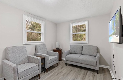Lillington Casa | Relax At Ross - 2 minutes from Cape Fear Adventures