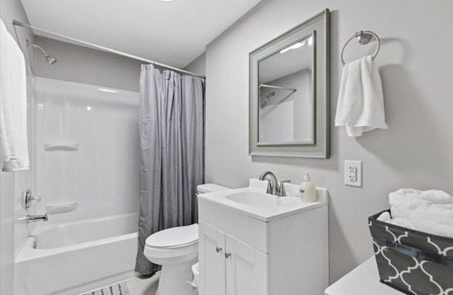Lillington Casa | Relax At Ross - 2 minutes from Cape Fear Adventures