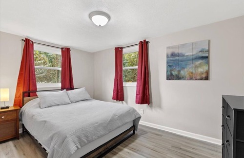 Lillington Casa | Relax At Ross - 2 minutes from Cape Fear Adventures