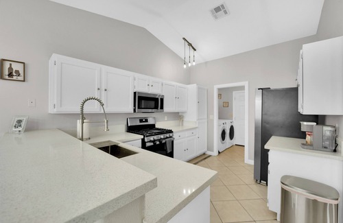 Mission Hills Casa | Relax at the Hills – Quiet 2 King Beds, 1 Queen bed