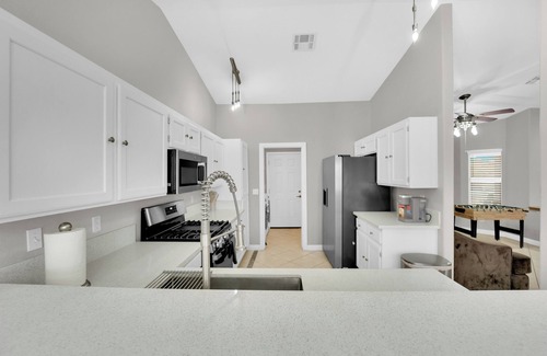 Mission Hills Casa | Relax at the Hills – Quiet 2 King Beds, 1 Queen bed