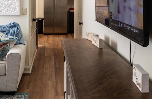 Oxford Casa | Relax at The Roxie or Walk to the Ole Miss campus!