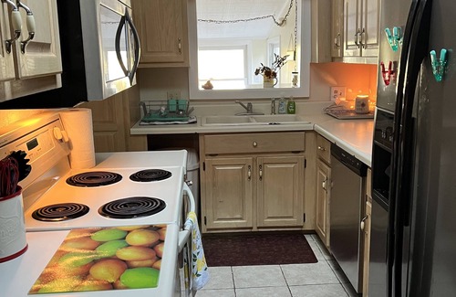 Hayesville Casa | Relax at the Shabby Chic Lake house