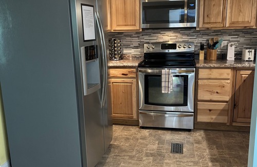 Burnsville Casa | Relax at the Stargazer, clean & serene!