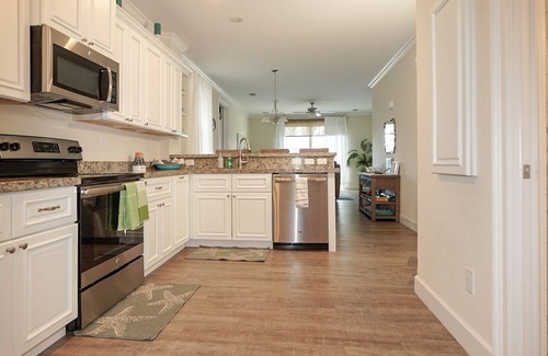 Marathon Cabina | Relax Away Sombrero Beach - NUEVO 4BDRM W / 40FT DOCK & POOL