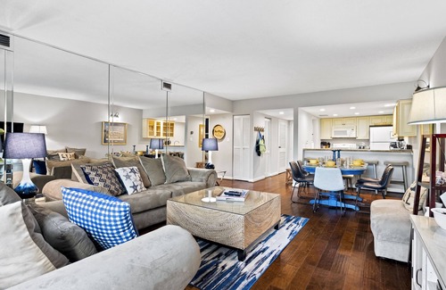 Harbour Town Condominio | Relax By Pool: Harbour Town Resort Condo