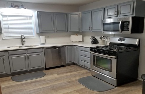 Foley Casa | * NUEVAS TARIFAS MÁS BAJAS * Piscina privada climatizada * ~ 5BR / 4BA * Cerca de la playa, Ent, tiendas Pet