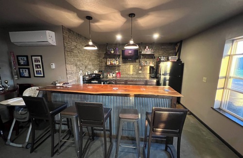 New Franklin Casa | Relax Enjoy Country Living with Hot Tub