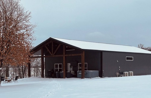 New Franklin Casa | Relax Enjoy Country Living with Hot Tub