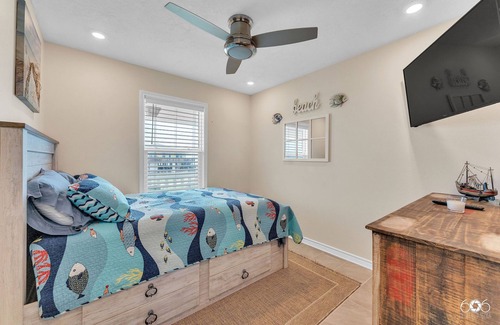 Cedar Lane Casa | Relax, fish, walk on the beach & enjoy the gorgeous views!