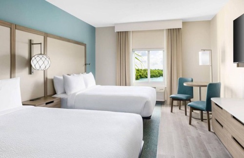 Marathon Hotel | Relax from Your Room w/ Pool View! Pet-friendly Unit, Comes w/ Free Breakfast!