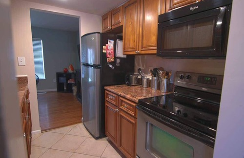 Long Reach Casa | Relax & have fun in this Columbia 3 level townhome