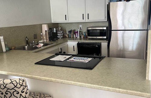 Baristo Condominio | Relax in a 2-Bedroom Oasis Steps from Downtown. Your Ideal Vacation Retreat!