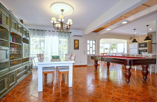 Vilamoura Villa | Relax in a 5-bedroom villa with a private pool in Vilamoura.