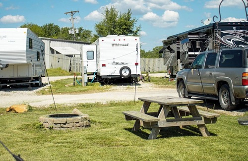 Archie Casa | Relax in a Fully Loaded RV Stay