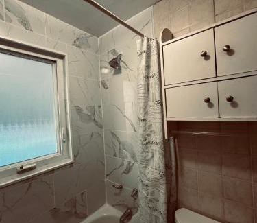 Old East York Casa | Relax in East York Space Share
