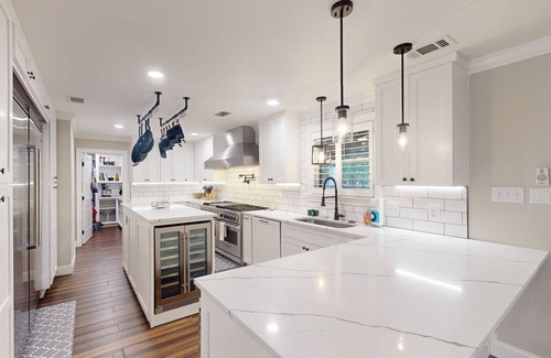 Isle of Hope Historic District Casa | Relax in historic charm with modern comforts in beautiful Isle of Hope