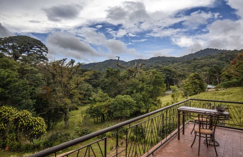 Monteverde Villa | ¡Relájate en medio del bosque nuboso en una villa increíble con vistas increíbles!