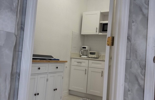 Riverview Casa | Relax in my calm and stylish space. Enjoy the relaxing lakeview and heated pool.