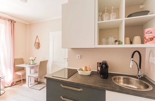 Bad Camberg Apartamento | Relax in our cozy suite