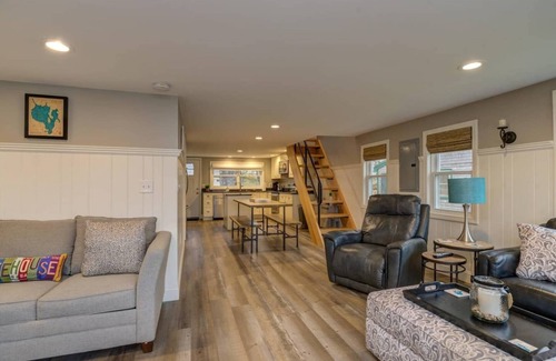 Raymond Casa | Relax in Raymond's lakefront 2-bedroom vacation home, just steps to Sebago Lake