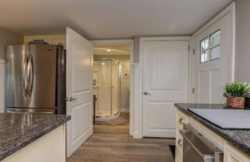 Raymond Casa | Relax in Raymond's lakefront 2-bedroom vacation home, just steps to Sebago Lake