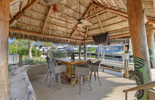 Eight Lakes Casa | Relax in Style: 3BR/2BA Retreat, Pool & Tiki Hut