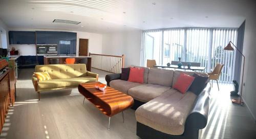 Holywell Casa | Relax in style at my stunning Holywell Beach home