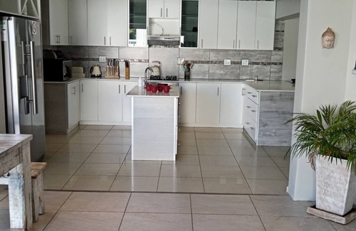 Calypso Beach Casa | Relájese con estilo en Ndigo Blue, la casa de vacaciones más acogedora de Langebaan