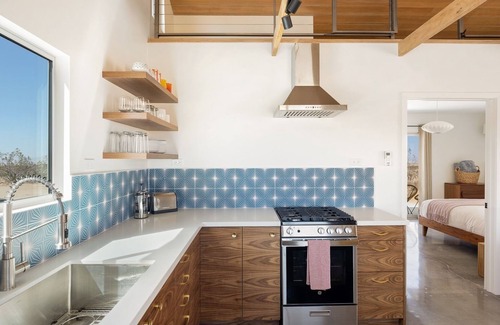 Landers Casa | Relax In Style At The Green Jackrabbit - Hot Tub, Record Player 1 Bedroom Home by RedAwning