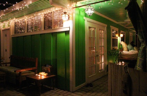 Lantern District Cabaña | Relajarse con estilo en el Bitchin Beach House!