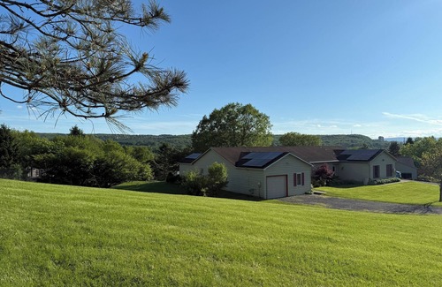 East Ithaca Casa | Relax in Style, Peaceful Patio, King Bed, Close to Everything