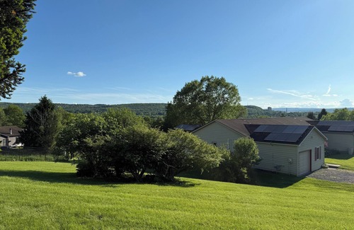 East Ithaca Casa | Relax in Style, Peaceful Patio, King Bed, Close to Everything