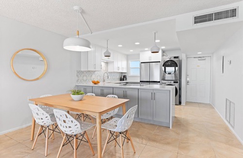 Satellite Beach Condominio | Renovated Oceanfront Penthouse with Balcony Views