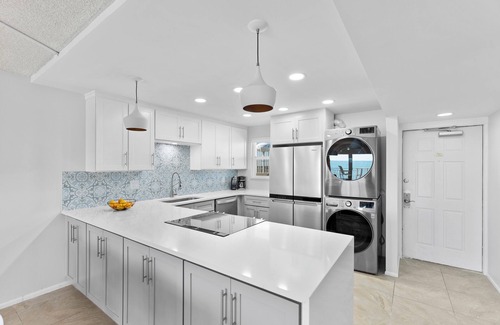 Satellite Beach Condominio | Renovated Oceanfront Penthouse with Balcony Views