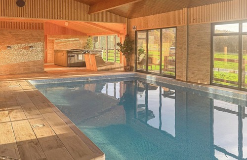 Neath Cabaña | Alojamiento de 3 habitaciones en Crynant, near Neath
