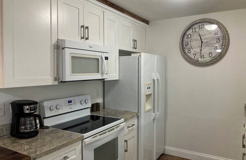Hobe Sound Casa | Relax in this 3 bedroom, 2 bathrooms, heated pool with pull out couch, sleeps 8