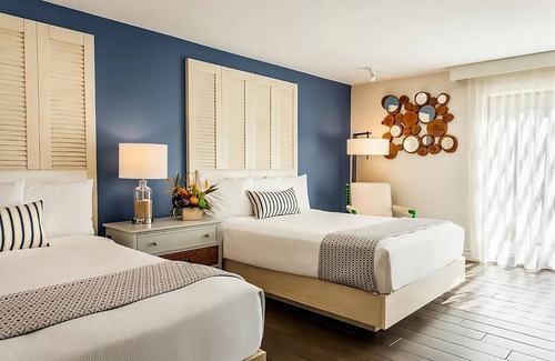San Diego Hotel | Relax in this Beachfront Hideaway! Pet-friendly, w/ Outdoor Pool, Tennis Court