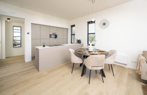 Workum Casa | Relax in this luxurious 4-person villa with a spacious garden and a private roof terrace with sun loungers for endless enjoyment in the open air.