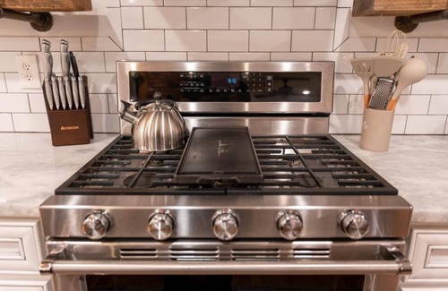 Memphis Casa | Relax in this peaceful and spacious house, exclusively for you and your group!