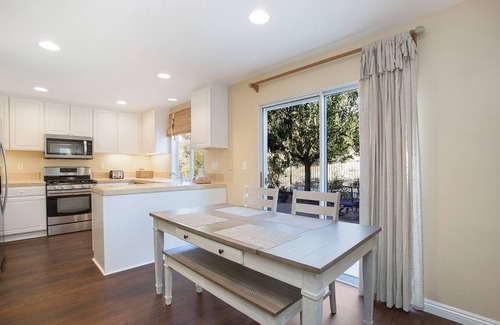 Coto de Caza Casa | Relax in Gorgeous Wilderness Retreat Steps from Trailhead! Family-size home