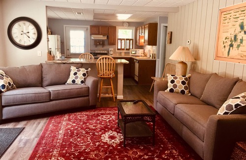 King Casa | Relax in Waupaca and the Chain O Lakes.