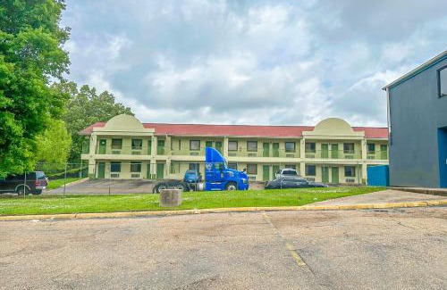 Jackson Hotel | Relax Inn By Oyo Jackson MS Hwy 80 I-20
