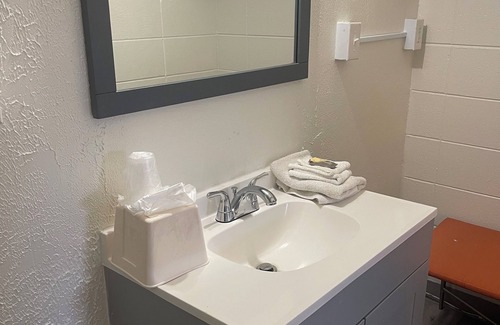Wayne Hotel | Relax Inn
