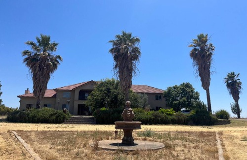 Merced County Casa | Relax on 475 acre scenic ranch, 4-Bed/BR, Surrounded by Nature, 1.5hr -Yosemite.