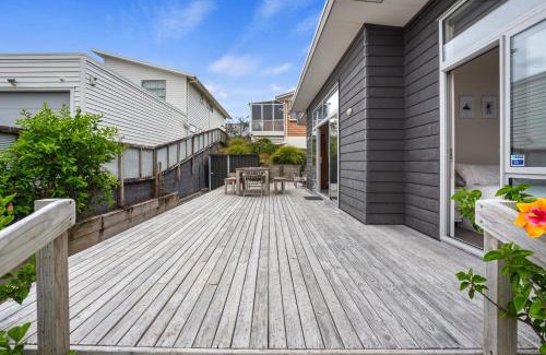 Waihi Beach Casa | Relax on Dillon - Waihi Beach Holiday Home