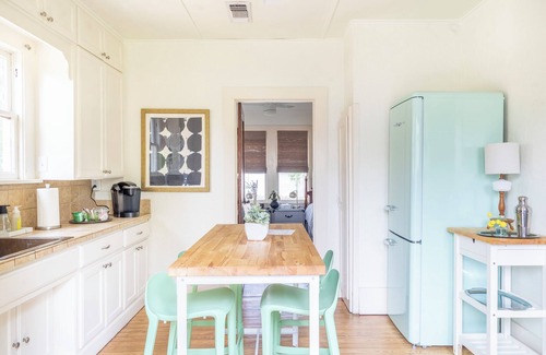 La Grange Casa | Relax on the Porch Swing | Walk to La Grange Square | Water Street Bungalow