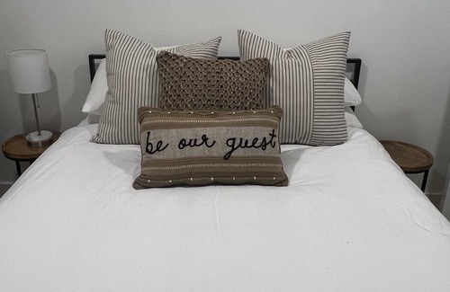 Russell Casa | Relax on the Run, 2BR, newly remodeled